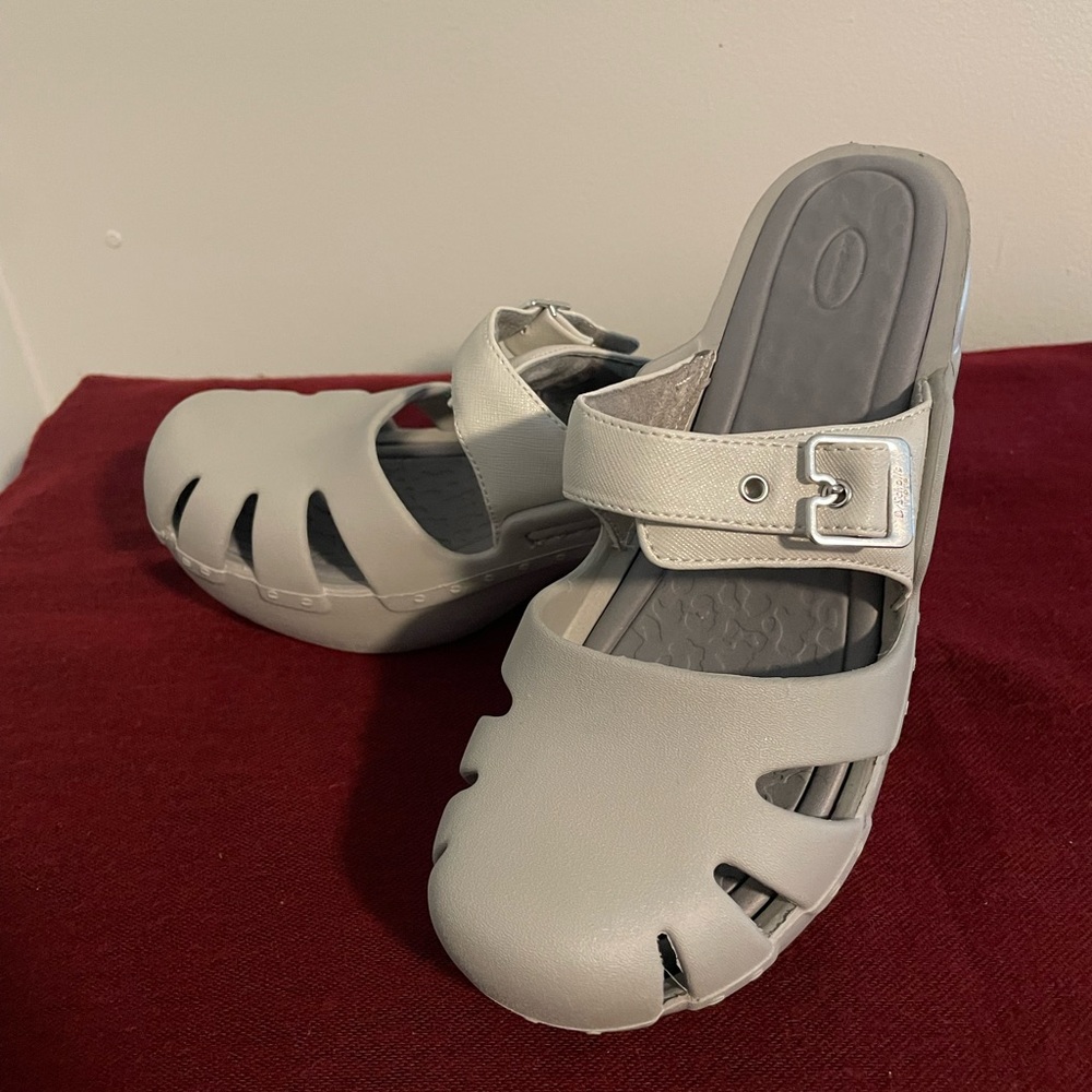Dr. School’s Grey Clog size 9